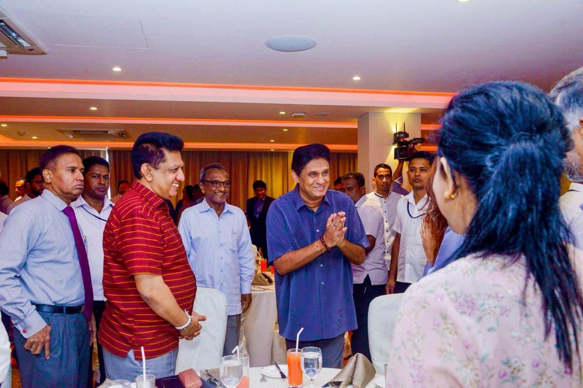 charith9's tweet photo. Yesterday, I attended a breakfast meeting organized by the office of the Leader of the Opposition with the country’s media heads. It was a very productive discussion covering a range of important topics. #Media #Leadership #Collaboration https://t.co/9gGOFb2xwm