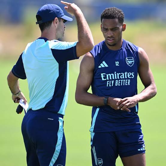 Riccardocalafir's tweet photo. 🗣️| Whom would you prefer Mikel Arteta to choose in the Aston Villa vs Arsenal LB position?

Timber
Calafiori
Zinchenko https://t.co/WGMVsJcLfY