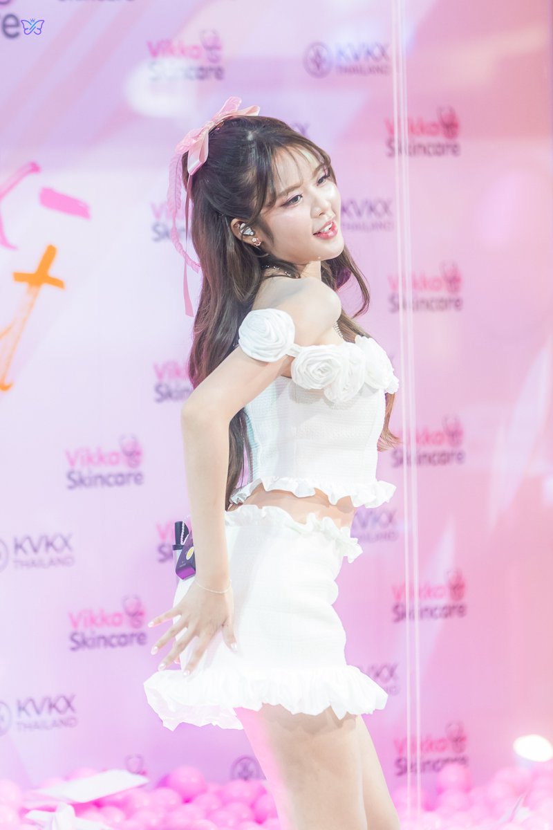 MOBYE_Fanbase's tweet photo. Little Angel🧚♀️
#MOBYE #TheExProject
#vikkaskincare #KVKX https://t.co/1VuXk0doZ0