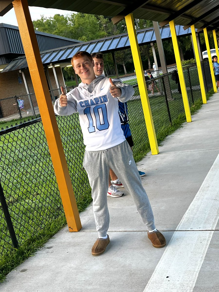 ChapinFB's tweet photo. Our senior football players went to our elementary schools this morning to get our future Eagles fired up for tonight’s game! @LexRich5Schools @ChapinHigh @ChapinEagle #RelentlessEffort🦅 https://t.co/HIsm1bf5Nq