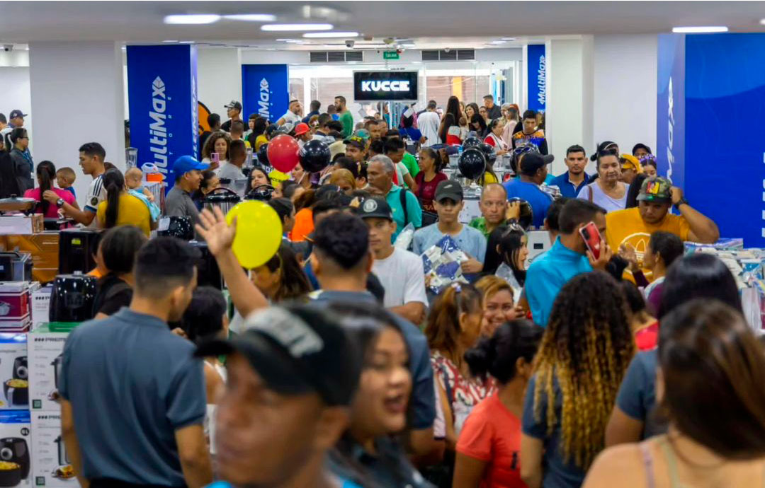 DaggaNasar's tweet image. San Félix, gracias por este caluroso recibimiento 📷

Este es un paso más en nuestro compromiso de llevar lo mejor en tecnología a cada rincón de Venezuela.

Bolívar, ¡Es Territorio MultiMax!

#MultiMaxStore #NasarDagga #MultiMaxSomosTodos #Venezuela #SanFelix