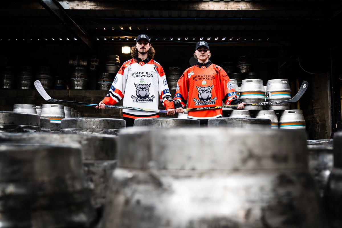 SteeldogsIHC's tweet photo. Steeldogs x @BradfieldBrew 🐶🍺
#SteeldogsHockey https://t.co/nRaRtBybcr
