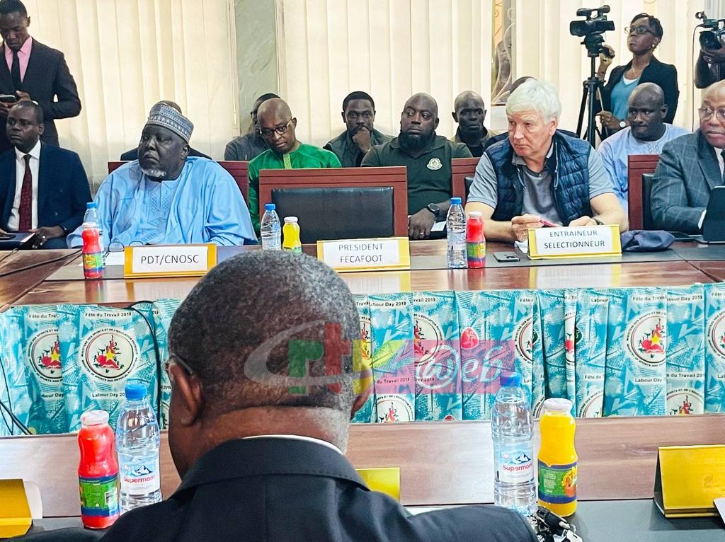 CRTV_web's tweet photo. The Minister of Sports and Physical Education has emphasized on team work between the technical staff of the Indomitable Lions and the Football Federation in Cameroon. The Head Coach of the Indomitable Lions, his collaborators, and football actors stakeholders are attending. https://t.co/YFYXovHQaX