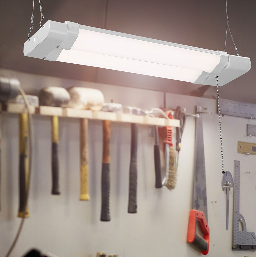 maxxima's tweet image. Upgrade to our adjustable work light featuring 5000K Daylight color temperature and 80 CRI for vibrant, accurate illumination. Ideal for flush mount or hanging installation and linkable up to 4 units. bit.ly/4cSUTew  #WorkSpaceLighting #InnovativeDesign