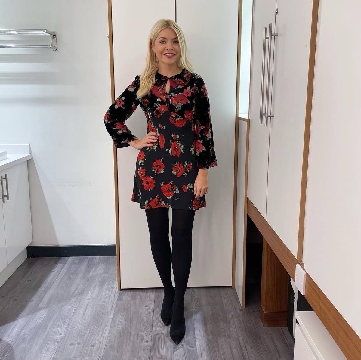 thehollywfan's tweet photo. #HollyWilloughby #NylonSaturday https://t.co/oZNuyRHkWs