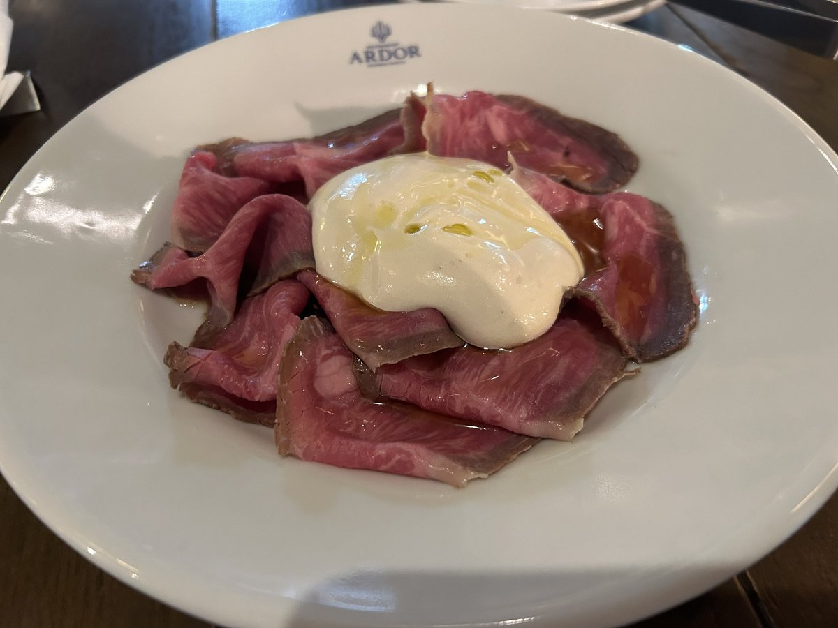 kuisinnbouK's tweet photo. 那覇で中々予約の取れないイタリアン
『BACAR』(バカール)さんへ。
ピッツァが1番有名でマルゲリータと
マリナーラの2種類のみ。
ピッツァもお肉も何でも美味かった。
#BACAR
#バカール
#沖縄グルメ
#那覇グルメ
#沖縄イタリアン
#那覇イタリアン
#イタリアン https://t.co/HCM8HrgIIN