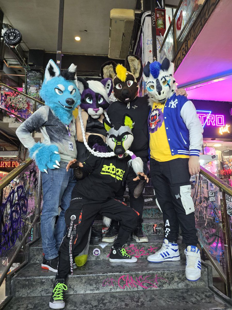 Dackerth Dietrich (@dackerth) on Twitter photo La Crew 😎
<a href="/KikiMurrks/">Kiki Murrks 💜🖤</a>
<a href="/StarflyTheWolf/">Starfly🐾Soccer Wolf ⭐⭐⭐</a>
<a href="/AmarulWildDog/">Amarul AWD 🍥</a>
<a href="/ExanoTheDwagon/">Exano 🐉🔥</a>
Tras la cámara: <a href="/MagerMajestry/">Mager Majestry 🇦🇷</a> La Crew 😎
<a href="/KikiMurrks/">Kiki Murrks 💜🖤</a>
<a href="/StarflyTheWolf/">Starfly🐾Soccer Wolf ⭐⭐⭐</a>
<a href="/AmarulWildDog/">Amarul AWD 🍥</a>
<a href="/ExanoTheDwagon/">Exano 🐉🔥</a>
Tras la cámara: <a href="/MagerMajestry/">Mager Majestry 🇦🇷</a>