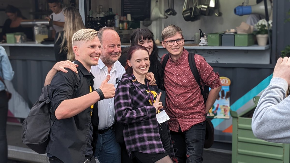 So many smiling faces! 😀❤️ #GetTogether #ATParty <a href="/CrownsAndPawns/">Crowns and Pawns</a> <a href="/CharlesCecil/">Charles Cecil</a>