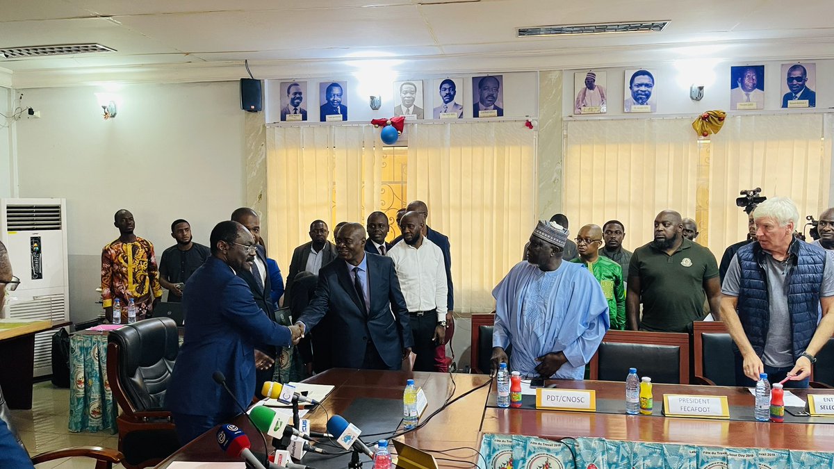 Pr Narcisse MOUELLE KOMBI tweet media