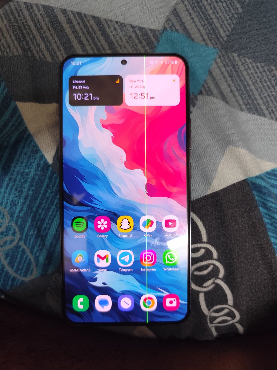 iamarunbalajee's tweet image. @SamsungIndia I own an S22 Plus and after the recent update, a green line appeared on my screen. Your service center refused to help, but this issue isn&apos;t my fault. Please address this ASAP. #Samsung #S22Plus #UpdateIssue&quot;