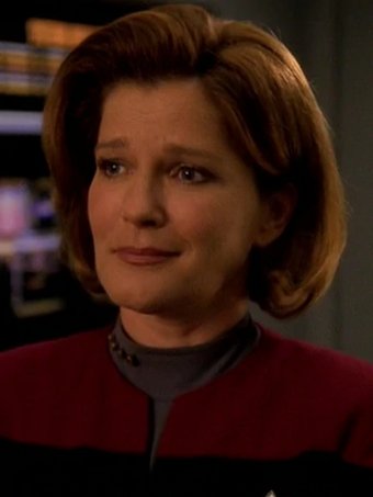 Die Crew hat da aber ein interessantes Bild von mit in der, für uns total unvorstellbaren, 3. Dimension gefertigt.
Ich sehe spektakulär aus!
Nur die Schulterpolster sind etwas sehr klein...oder...gar nicht...vorhanden...?

#StarStarSpace #coldmirror