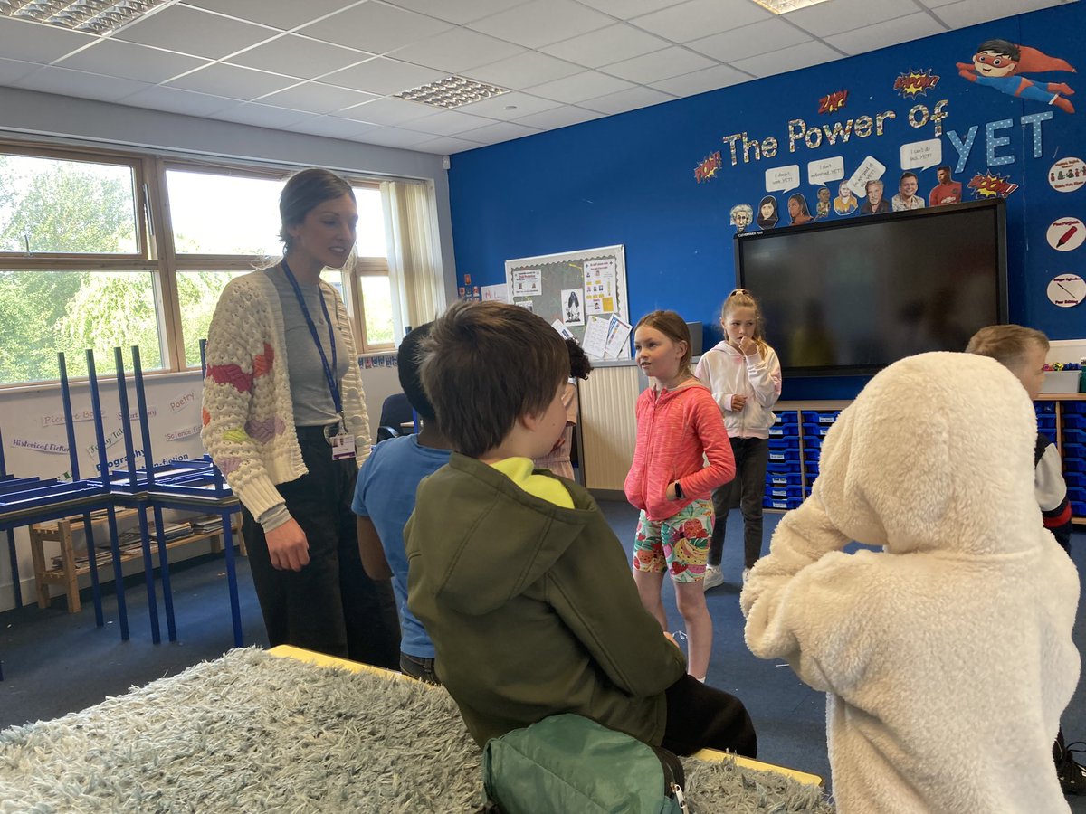 Ysgol Plascrug (@plascrug) on Twitter photo On Wednesday we had two really interesting sessions!
Firstly, we had a music therapy session with @ceredigionmusicservice 🎶🎹🪇.
Then a session with <a href="/HywelDdaHB/">Hywel Dda UHB</a> learning all things hygiene related 🪥🧴.
<a href="/foodandfunwales/">Food and Fun Wales</a> #hwylabwyd2024
#foodandfun2024 On Wednesday we had two really interesting sessions!
Firstly, we had a music therapy session with @ceredigionmusicservice 🎶🎹🪇.
Then a session with <a href="/HywelDdaHB/">Hywel Dda UHB</a> learning all things hygiene related 🪥🧴.
<a href="/foodandfunwales/">Food and Fun Wales</a> #hwylabwyd2024
#foodandfun2024