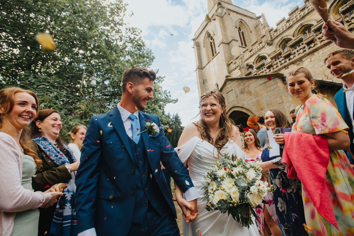 Have you planned what your confetti photo will look like? Find out how to make it go smoothly with my latest blog! 🌸 Read it on my website here - stevesmailes.co.uk/confetti-dos-a…

 #weddingphotography #candidweddingphotography #Lincsweddings #Momentsthatmatter #WeddingPlanning