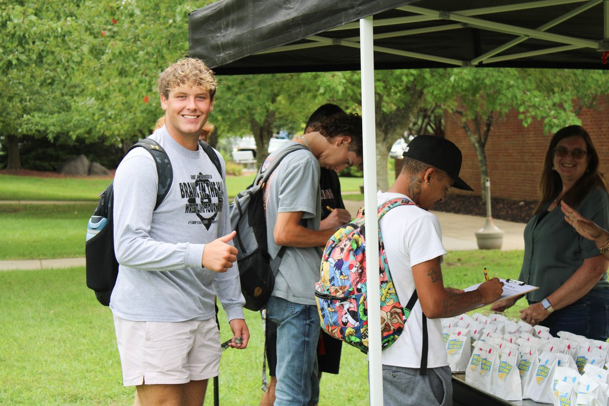 PatrickHenryCC's tweet image. 🎉 Cheers to a successful first week of classes! Thank you to all our students and staff for kicking off the semester with such enthusiasm. Here’s to a fantastic year ahead! 🌟📘 #FirstWeekSuccess