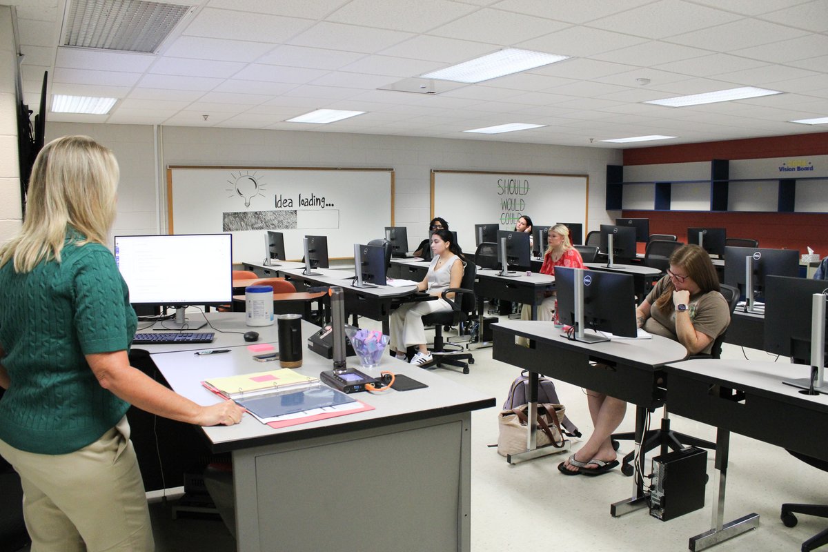 PatrickHenryCC's tweet image. 🎉 Cheers to a successful first week of classes! Thank you to all our students and staff for kicking off the semester with such enthusiasm. Here’s to a fantastic year ahead! 🌟📘 #FirstWeekSuccess