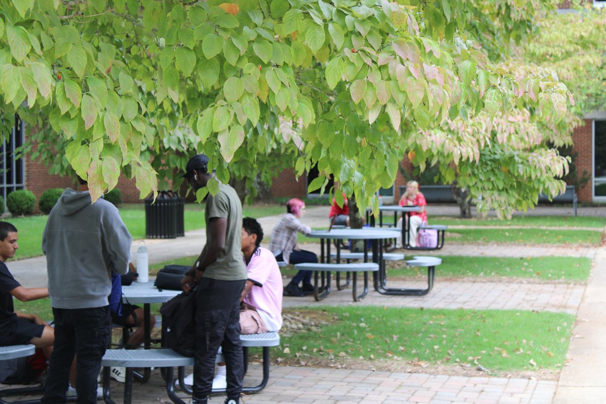 PatrickHenryCC's tweet image. 🎉 Cheers to a successful first week of classes! Thank you to all our students and staff for kicking off the semester with such enthusiasm. Here’s to a fantastic year ahead! 🌟📘 #FirstWeekSuccess