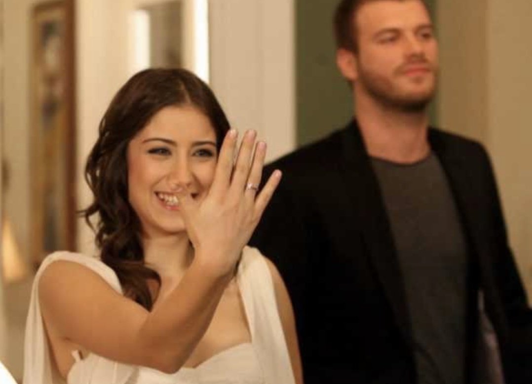 asiereis's tweet photo. as I was rewatching #askmemnu  I realized maybe Peyker was the smartest person in the show 
she was the only girl who saved herself from a toxic love just in time https://t.co/uXQnASwFON
