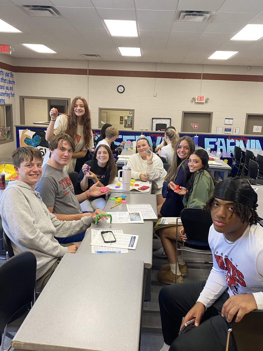 PHS Service Learning tweet media