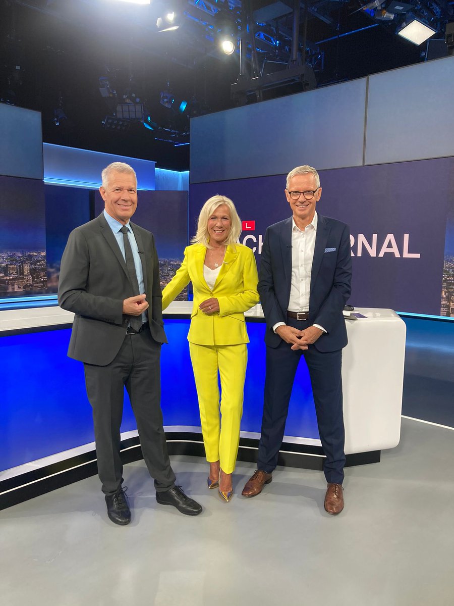 #RTLAktuell 32 Jahre professionell, kollegial, vorbildlich. Danke, Peter und Ulrike!