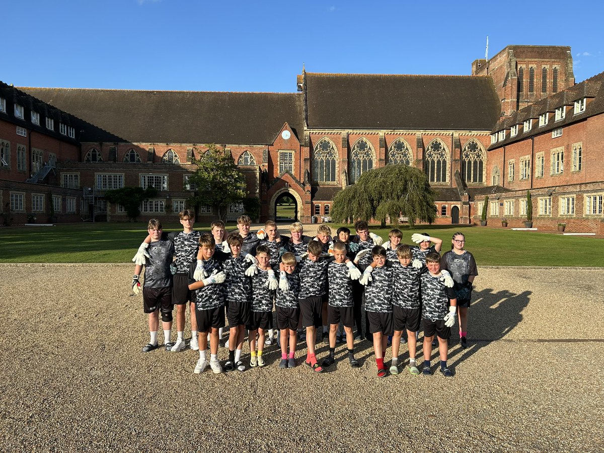 SPTsurrey's tweet photo. Well done to all the keepers that attended our #sussex goalkeeper residential 🧤we look forward to seeing you again next year #sellsprotraining https://t.co/fhwEpCPiNZ