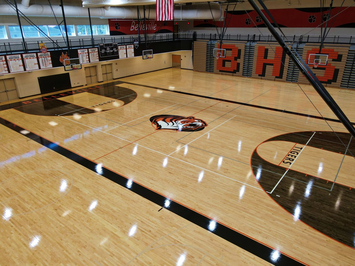 KuhnFlooring's tweet image. Belleville HS was one of our 1st installs back in 2011, so this #resand holds a special place in our hearts. Thank you for the opportunity to serve your community! This beautiful 1st grade #maplefloor from  #Aacer looks like new! #BHSTigers #vanburenschools #sportsflooring #stain