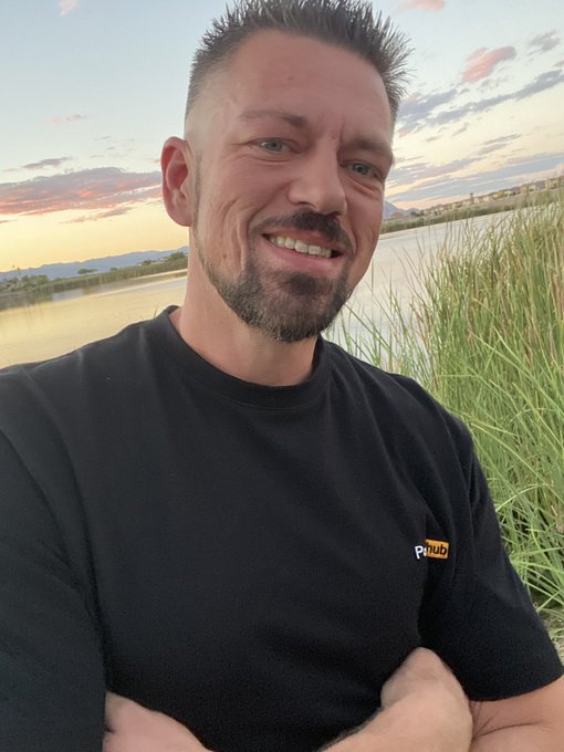 What would you do with me? https://t.co/XD4A89dQMs<a href="/tag/mvsales"class="tags"><span>#mvsales</span></a>