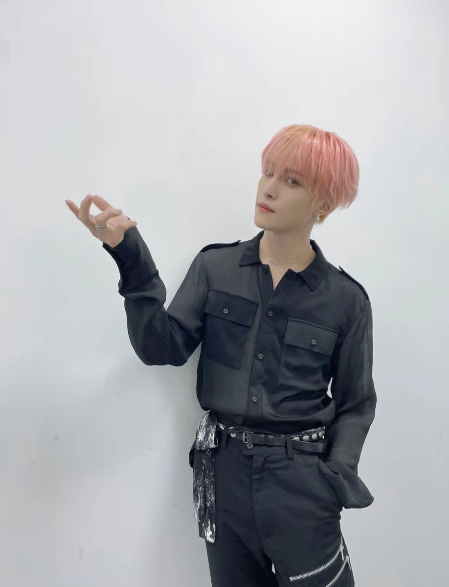 caftivo's tweet photo. (day 4) 

Hi I'm kael looking for interactive #kpop stan moots 

🦭 : filo ; 09
🦭 : not new to #kpoptwt / #stantweet 
🦭 : mains : xh, twice, txt, svt, stayc nct
🦭 : any fandoms are welcome 

🐾 :   https://t.co/VCcRltGCOx  

♡ / ↺ are appreciated https://t.co/t8wgc7dXVB
