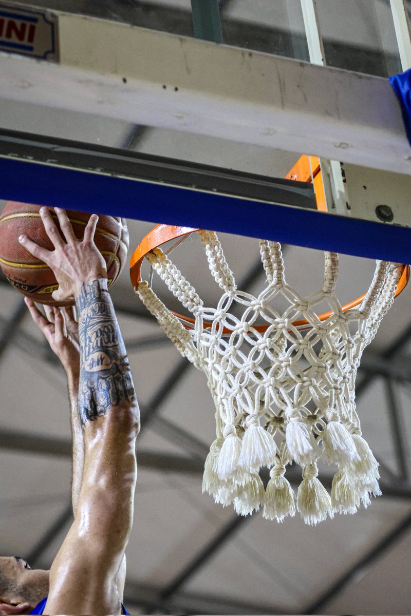 crzbasquete's tweet image. PRONTOS PRA SÉRIE OURO 🏅✅️

O Cruzeiro Basquete realizou na manhã desta sexta-feira o último treino antes da viagem para São Paulo, finalizando a preparação do Cabuloso das quadras para a Série Ouro da LDB 2024! 🏀🚀

Boa preparação, guerreiros! 👊

#cruzeiro #ldb #Basketball