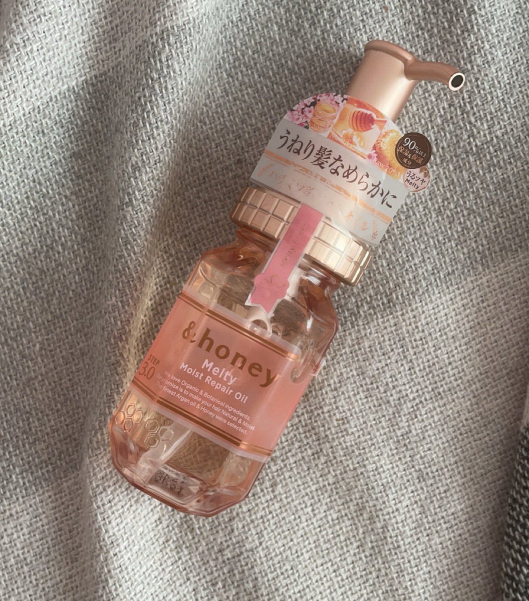 cherryydayo's tweet photo. Honey moist repair hair oil satis
cok uzun sure gidecek bir urun, kivami cok asiri sivi degil az bir miktari bile yetiyor 💞 420 dıye dusundum https://t.co/xs9BMNYEZo