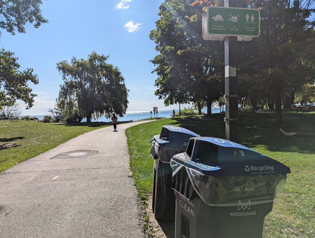 Heading to the waterfront or any of our parks?
Remember: 
🗑️Place litter in the correct container
🐕 Pick up after your pets
🚗 Park in permitted parking areas only
🔥 Barbecue in designated areas only &amp; dispose of hot coals in the designated bins
<a href="/saugaparksrec/">Mississauga Parks & Recreation</a>
