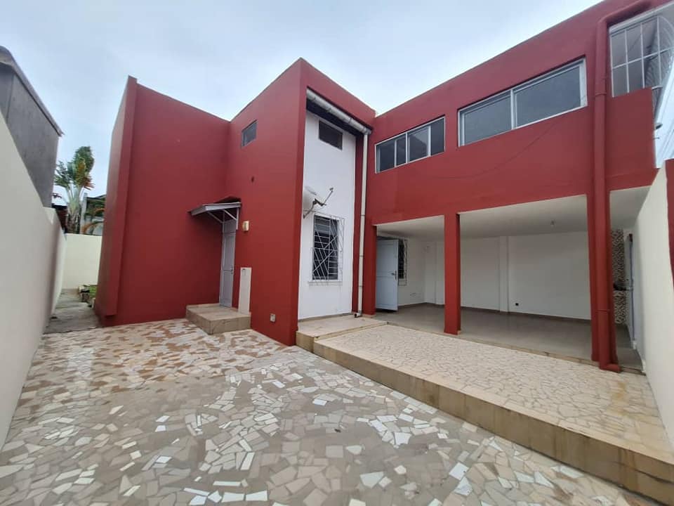 gbataservice's tweet photo. Location d'un duplex de 06 pièces.
Abidjan,Cocody, Riviera 3
Loyer : 900.000
https://t.co/oTBDhhuMgn https://t.co/jESZ6Rhezv