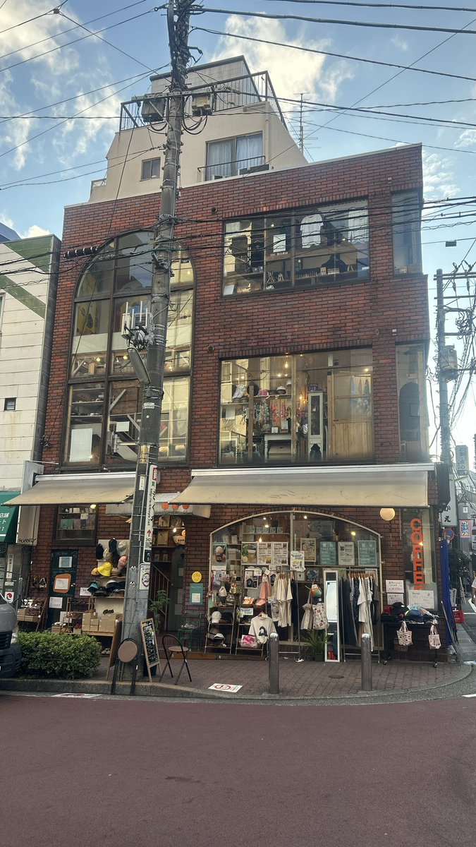 やさしくてらされてきました🥰
ココには愛しかないんです🫶
ほんっとに皆さん優しくて温かい…
hapiちゃんと出会えたおかげです。
そしてやっぱり…hapiちゃんが大好きです✨✨