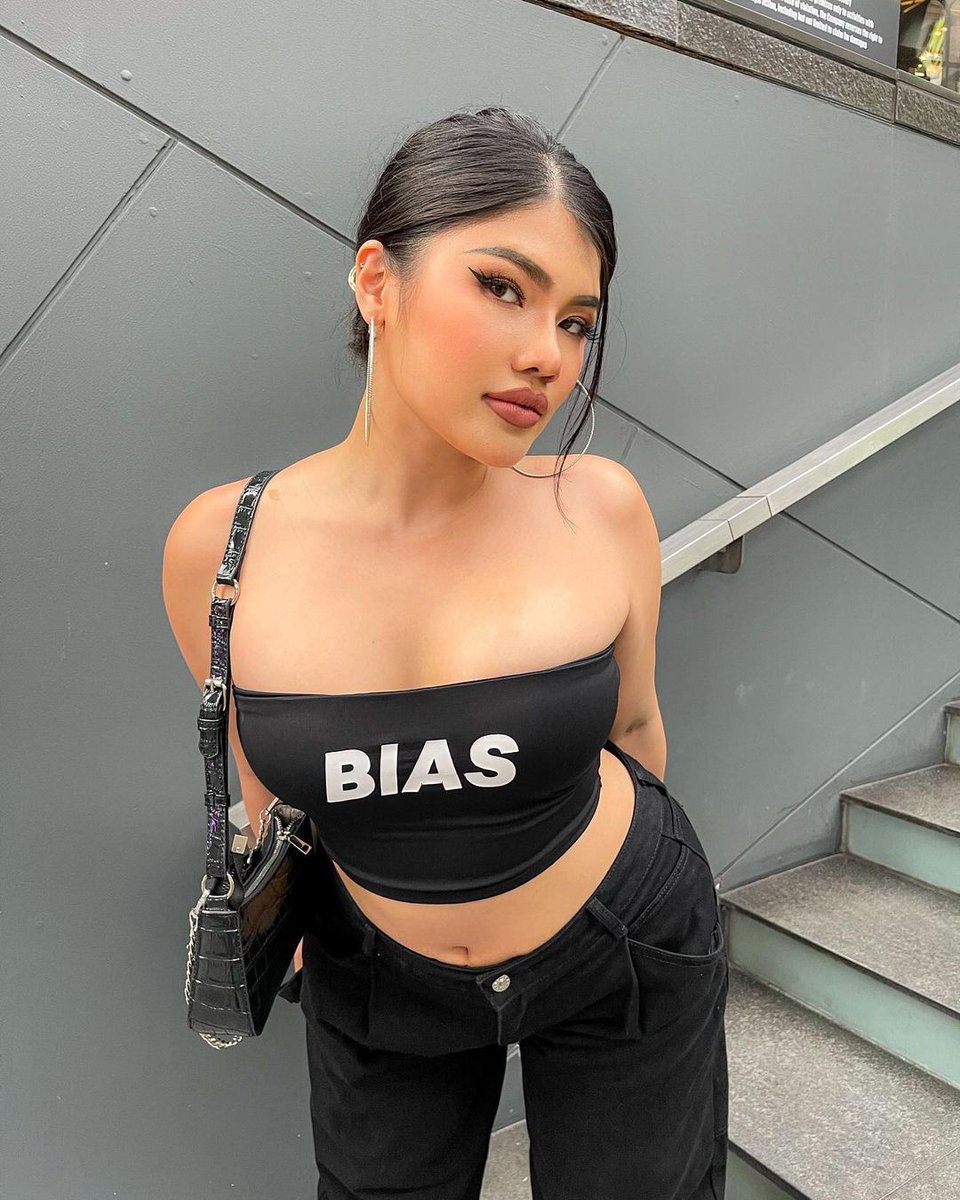 bashellor's tweet image. Meu ultimate bias é você, bebê 😘