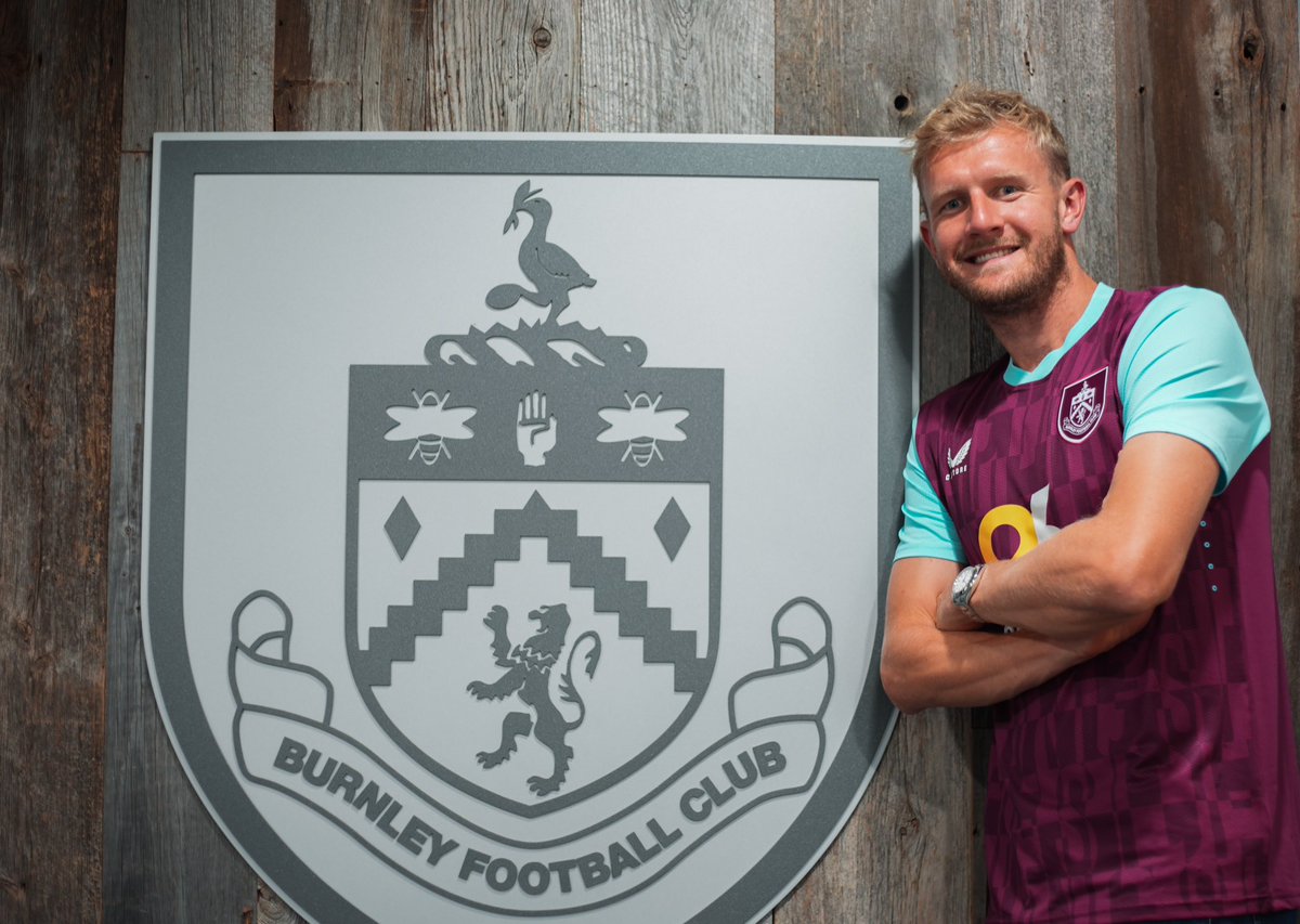 New beginnings! ⚽️🏠 Very happy to sign for <a href="/BurnleyOfficial/">Burnley FC</a> - I cannot wait to get started! #UpTheClarets 💜