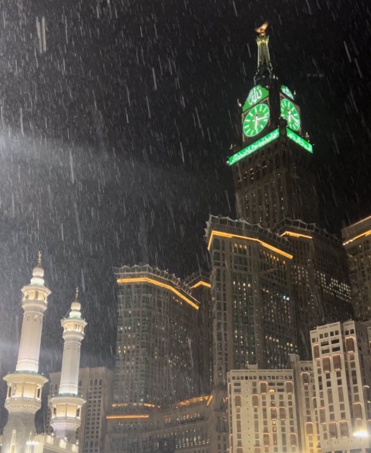 10_4I's tweet photo. "أمطِرْ على هذا الفؤادِ برحمةٍ..تمحو سنينَ الجدبِ يا منّانُ" https://t.co/TDijAExgEJ