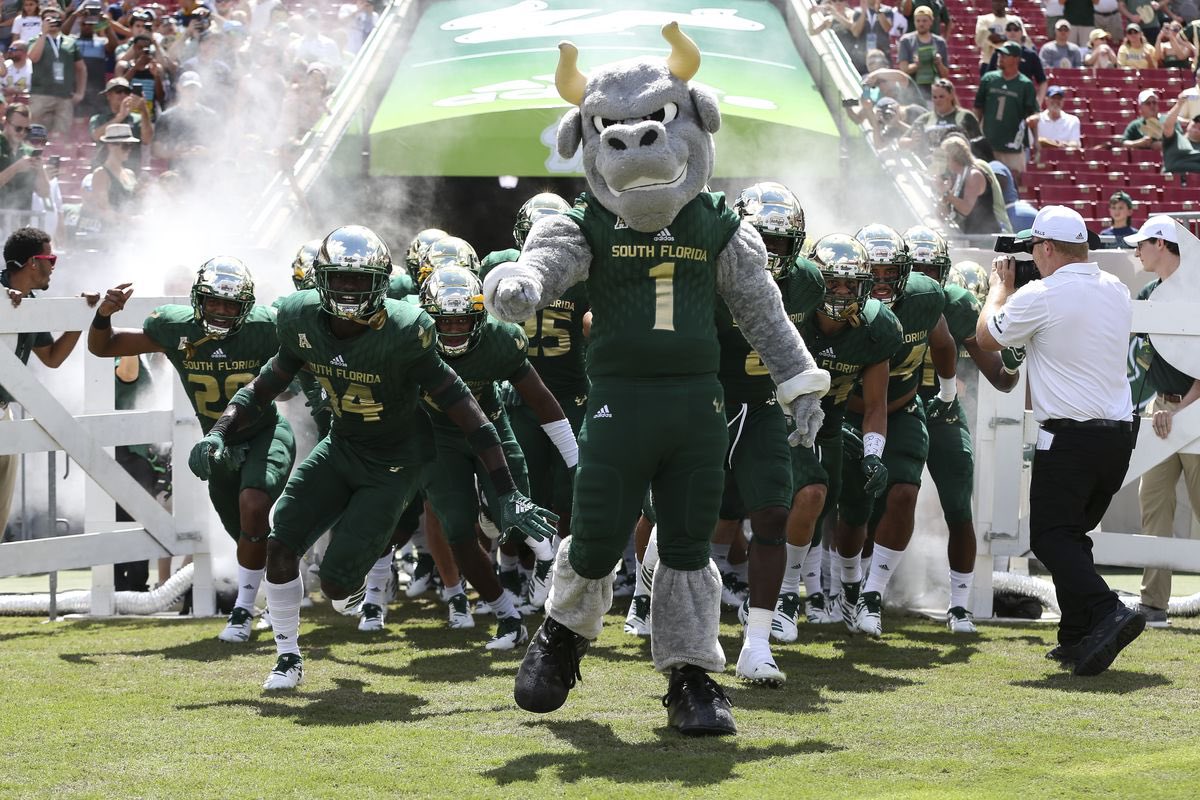 After a great conversation with <a href="/AndrewWarsaw/">Andrew Warsaw</a> I am extremely blessed to say I received my 35th division 1 scholarship to the university of south Florida #gobulls🤘🏼  #⚪️🟢