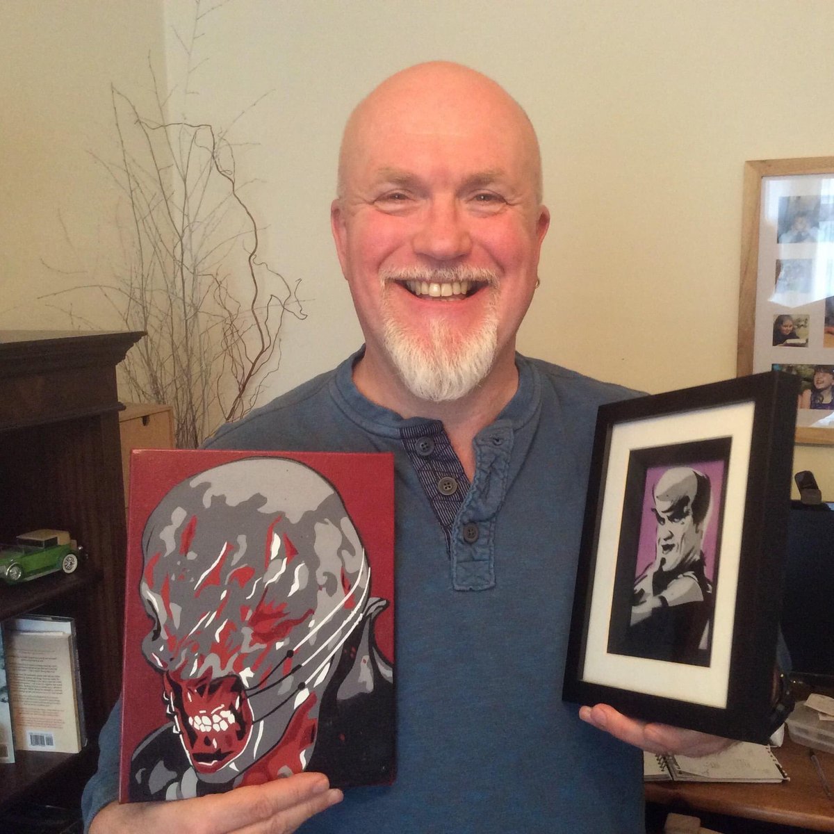 Bfl_Abdn's tweet image. 9 years ago, I  hooked @nicholas_vince up with paintings of the 2 favourite characters he’s portrayed. #chatterer from #hellraiser and #kinski from #nightbreed.  It was only a few short years later that he came to my gallery show show for a hug. #alwaysmeetyourheroes