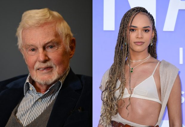#DoctorWho's Derek Jacobi and Yasmin Finney join interactive film #HelloStranger

radiotimes.com/movies/derek-j…