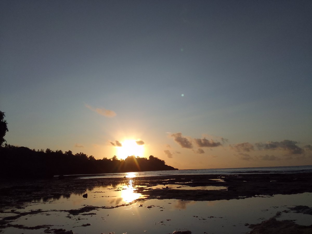 ace_blackie's tweet photo. @ItsChanzu Nairobi hakuna sunrise kama hii. Only in Kilifi. https://t.co/3DhIhXOCSi