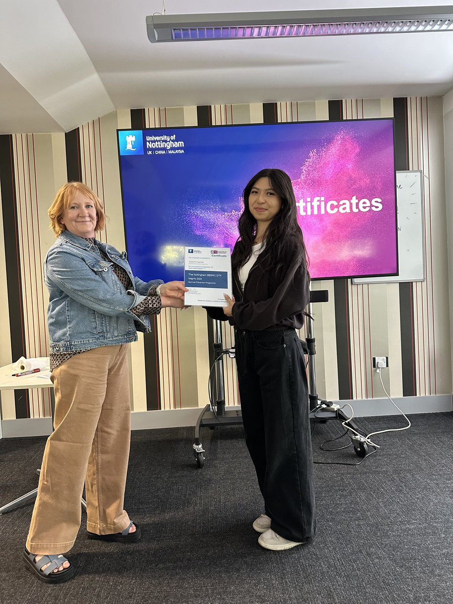 Daniel Whiley (@dan_whiley1) on Twitter photo Proud PI as Emily finishes her 10-week <a href="/nottm_bbsrc_dtp/">Nottingham BBSRC DTP</a> project. She developed methods for Helicobacter culture from raw meat & pig stomachs, used molecular techniques to detect them, gained bioinformatics & histo skills, networked. Hopefully just the start of her ECR journey🧫🥼 Proud PI as Emily finishes her 10-week <a href="/nottm_bbsrc_dtp/">Nottingham BBSRC DTP</a> project. She developed methods for Helicobacter culture from raw meat & pig stomachs, used molecular techniques to detect them, gained bioinformatics & histo skills, networked. Hopefully just the start of her ECR journey🧫🥼
