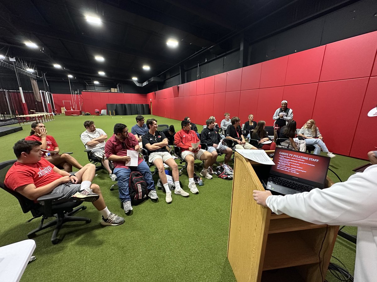 Cards TV tweet media