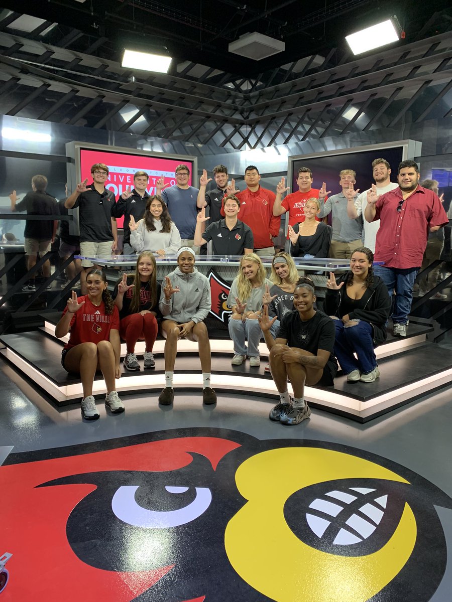 Cards TV tweet media