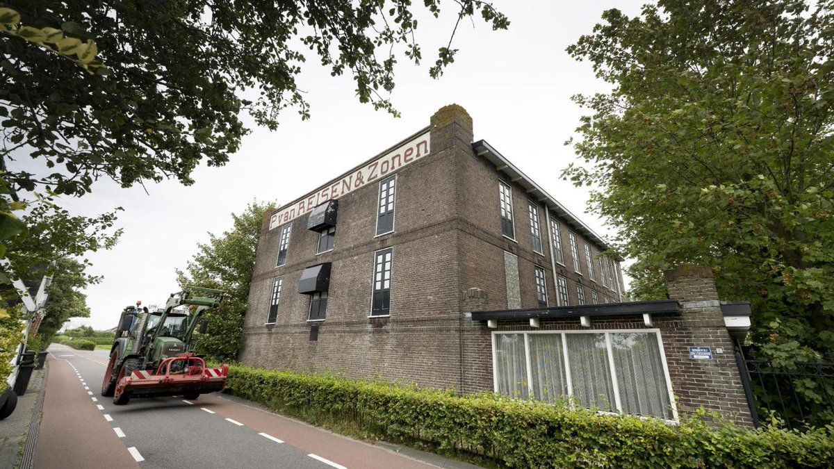 Plannen voor tien appartementen in Voorhoutse monumentale bollenschuur krijgen vorm. Alleen gemeenteraad moet nog akkoord zijn leidschdagblad.nl/regio/duin-en-…