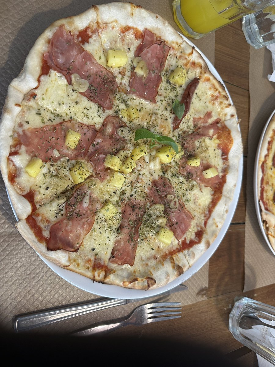 Andre_AMUMOT's tweet photo. Tag 1 
Erste Etappe 42km bis Castelo Branco. Da gibt es Mittagessen mit Freunden. https://t.co/Dx8phMqKaF