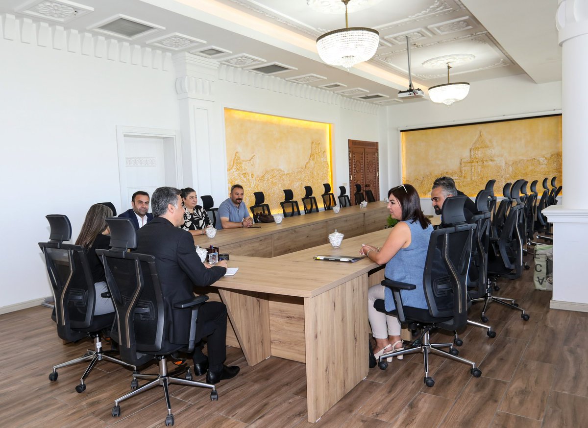 Vanoted yönetim olarak  büyükşehir belediye başkanlarımız Abdullah ZEYDAN  ve Neslihan ŞEDAL’ı makamlarında ziyaret ederek kendilerini tebrik edip  sektör ile alakalı sorunların çözüm noktasında  görüş alış verişinde bulunulmuştur. <a href="/EmreDeger13/">Emre Deger</a> <a href="/EbruYesilagac/">Ebru yeşilağaç</a> <a href="/ebru_srgndg/">Ebru Sargındağ</a>