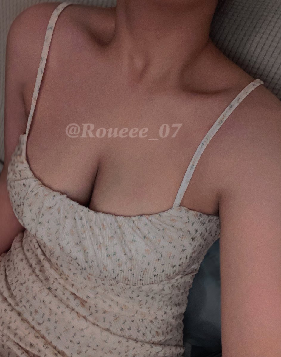 誰還不是個小腹婆惹！！！

皺褶裙真的好遮小腹🫢
真的很適合每個女孩紙閉眼購入