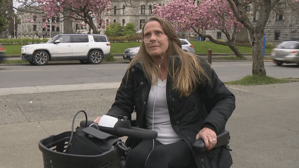 A #BC woman with asthma, emphysema and #lungcancer wasn't initially able to get her double-lung transplant due to the prohibitive cost of staying in Vancouver for months post-surgery. She says the system still needs work...
globalnews.ca/news/10711231/…
#cancer #cancercare #cancerstory