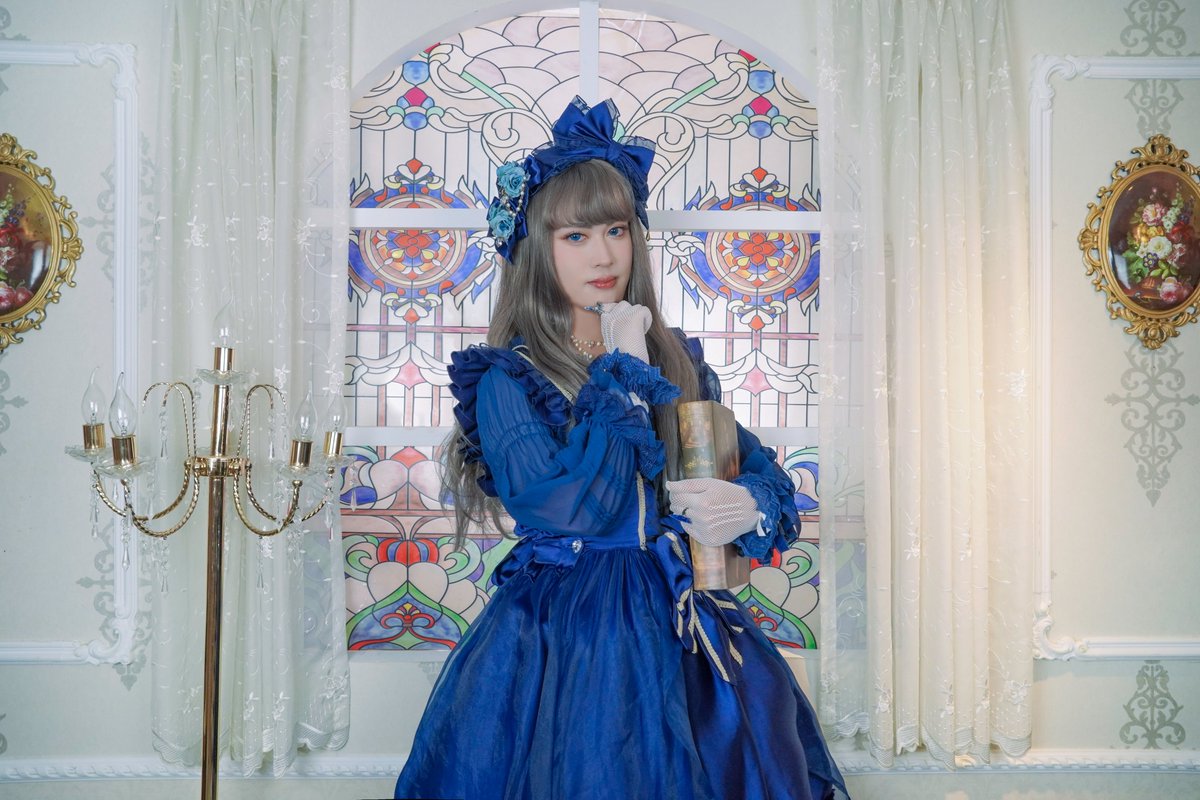 RinLucid's tweet photo. 看到跳出的動態通知
想起來今天是我入坑第三年
第一次拍照是在芙蘿拉一店快收掉的時候
那個時候真的都是全靠攝影指導
也不會擺動作Orz
看著自己第一次穿lo的照片還蠻有趣的📷
回顧一下
就不方便標記妝娘和攝影了XD https://t.co/VVw4F1HFFM