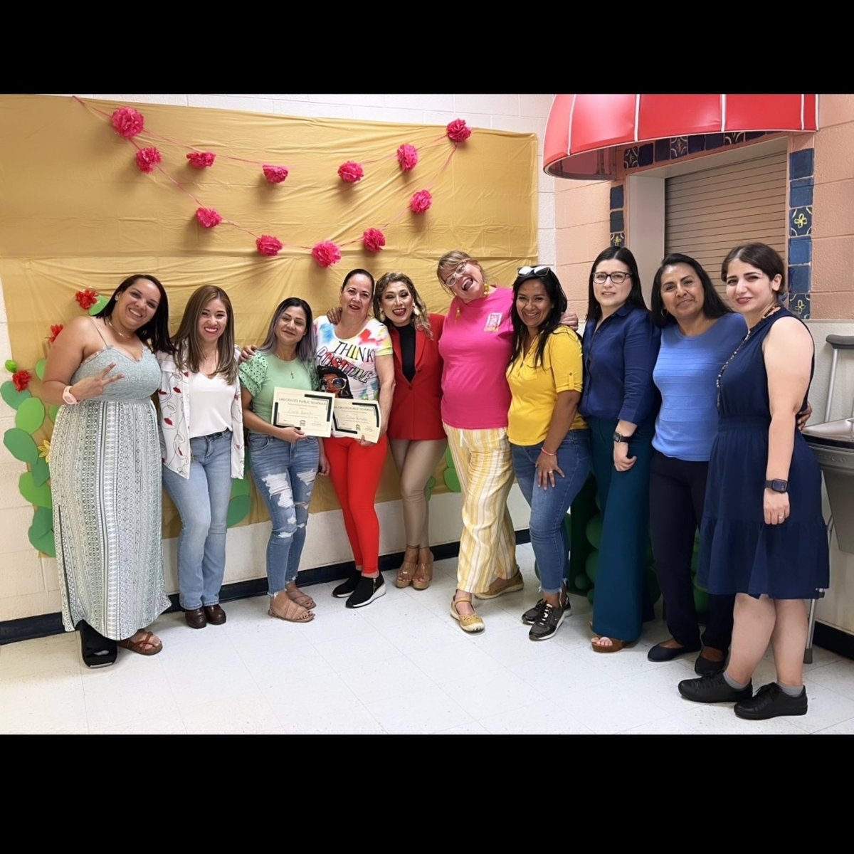 LCPS_HRConnect's tweet photo. GED Classes? English or Spanish Classes? No problem! LCPS offers these classes for anyone who wants to learn a new language or receive their GED! Thank you to our Community Outreach team for making this possible! Don't wait. You can apply too! https://t.co/lhYfzsOjDj