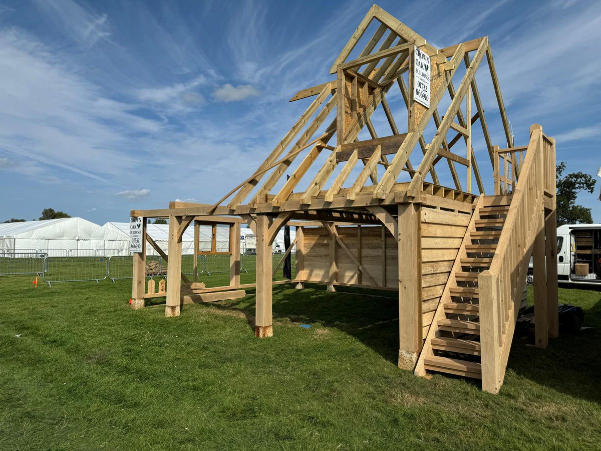 CrownOakBuildin's tweet photo. All ready and setup up for the Edenbridge &amp; Oxted Show
Come down and meet our team
25th &amp; 26th August
#edenbridgeandoxtedshow #Oakframe #Garage #carpentry #crownoakbuildings https://t.co/BicsgyeofI